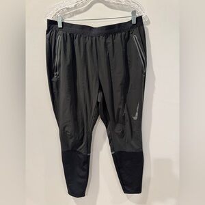 NIKE Men’s Joggers